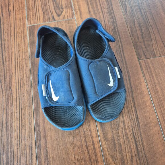 Youth Size 2 Nike Sport/Water Sandals - Picture 1 of 5